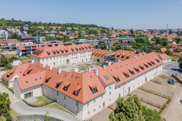 Rekonstrukce Jinonického zámku v Praze, autoři MS Architekti, zdroj CREDITAS Real Estate