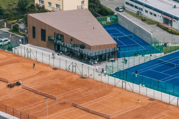 Tenisový klub v Praze, autoři A8000, foto Ondřej Bouška