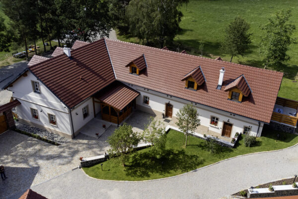 Na statku Hostačov zpříjemní pobyt podlahové vytápění