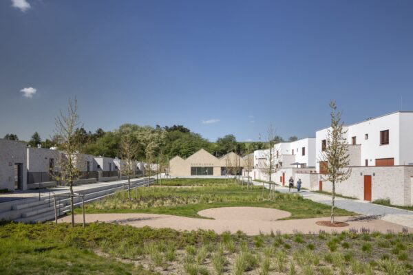 Obytný soubor Dolina v Praze, autoři knesl kynčl architekti, foto ATELIÉR BRUNECKÝ