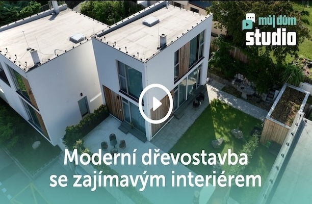 Moderní dřevostavba se zajímavým interiérem