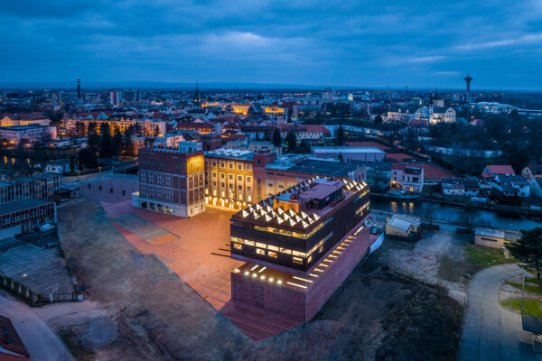 Veřejné prostory Automatických mlýnů v Pardubicích, autoři Šépka architekti, foto Aleš Jungmann