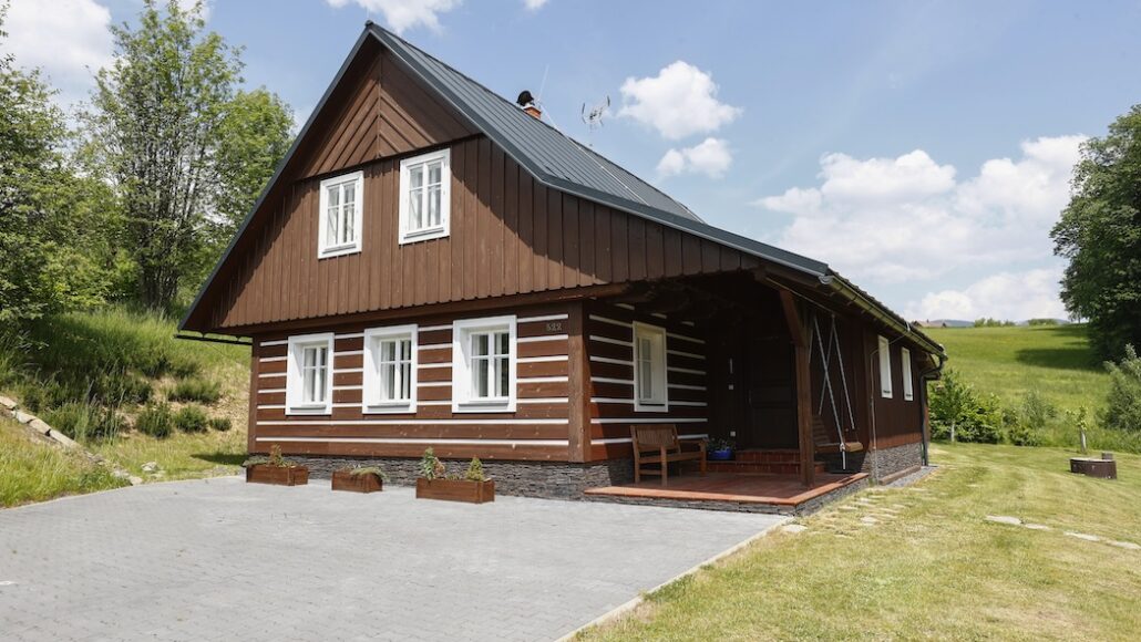 Konstrukce z cihel: Skrytá síla novodobých roubenek