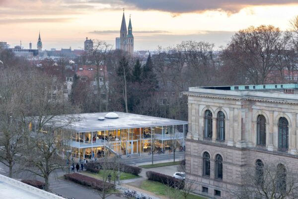 Studijní univerzitní pavilon v Braunschweigu, autoři Gustav Düsing, Max Hacke, foto Iwan Baan, zdroj EUmiesAwards