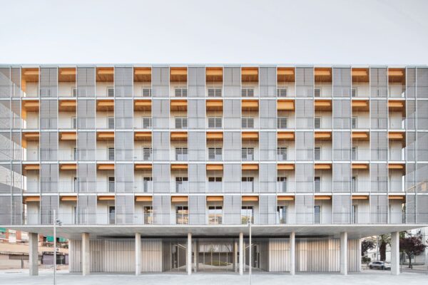 Radikální sociální bydlení v Barceloně, autoři Peris + Toral Arquitectes, foto José Hevia, zdroj RIBA