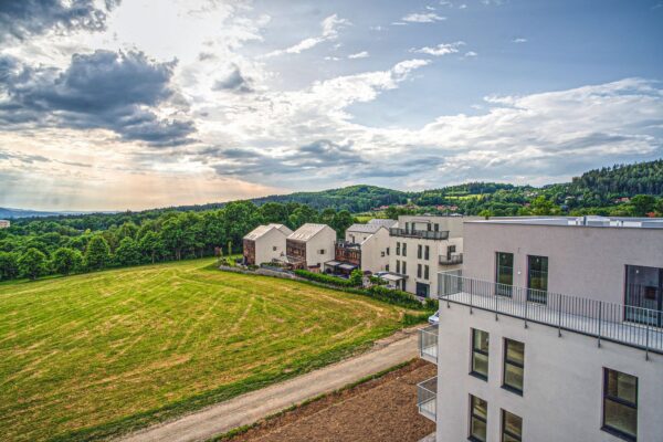 Soubor patnácti bytových domů v Rožnově pod Radhoštěm, autoři Studio acht, foto zdroj Eden Rožnov