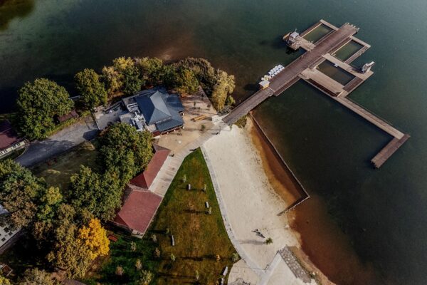 Kamencové jezero v Chomutově, autoři Refuel, foto Kamil Saliba