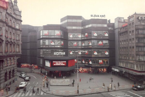 Obchodní dům Kotva vstupuje po 50 letech do nové éry – začala rekonstrukce, historické foto, zdroj Generali Real Estate