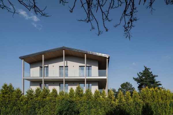 Bytový dům v kraji zahaleném tajemstvím, autoři Karnet architekti, foto Petr Polák