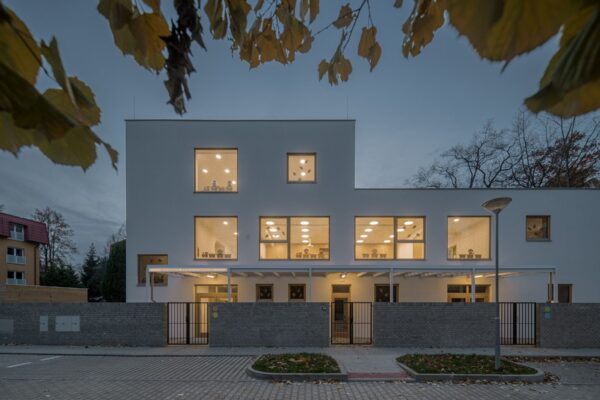 Mateřská škola Podhrad v Humpolci, autoři SPORADICAL architektonická kancelář, foto Matěj Hošek