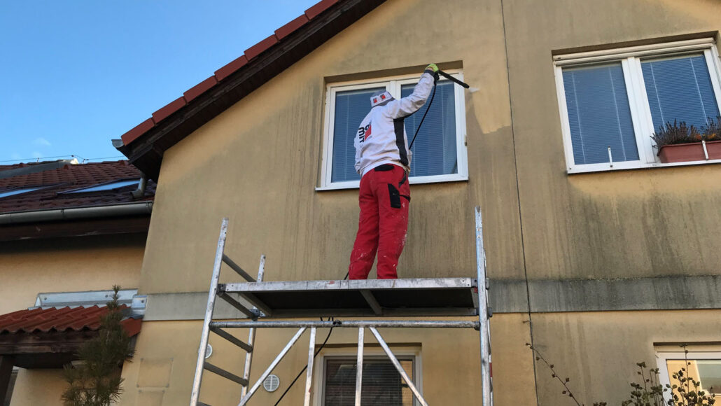 Zašlý vzhled fasády má účinné řešení