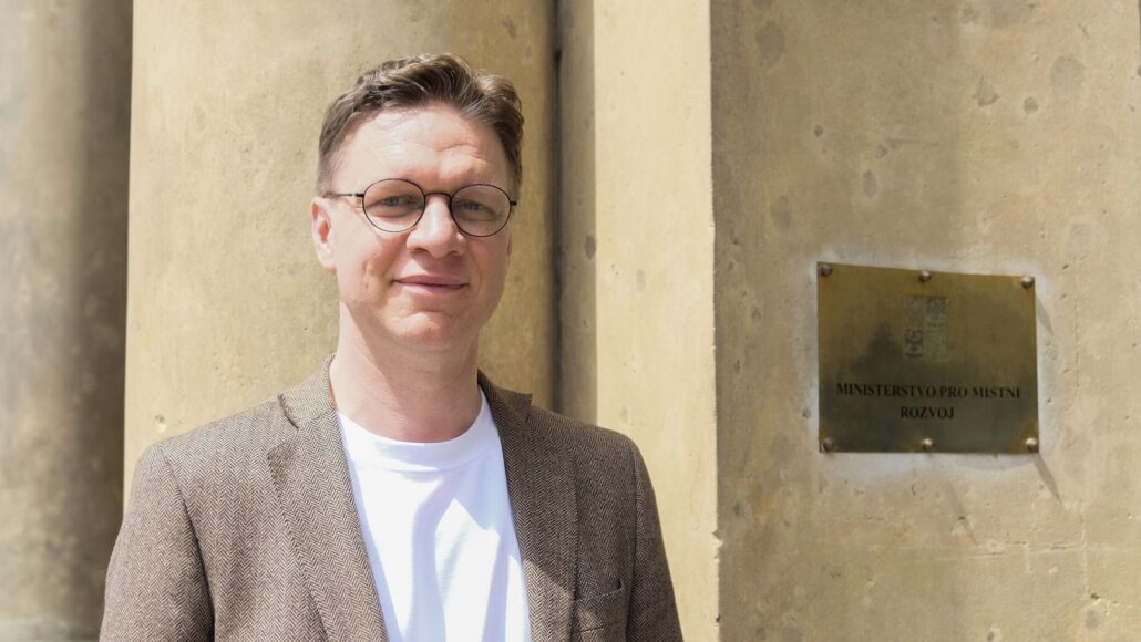 Novým vrchním ředitelem sekce výstavby a veřejného investování na MMR je Tomáš Hudeček