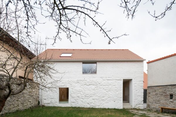 Rodinný dům v Trhových Svinech, autoři Atelier 111 architekti, foto Alex Shoots Buildings