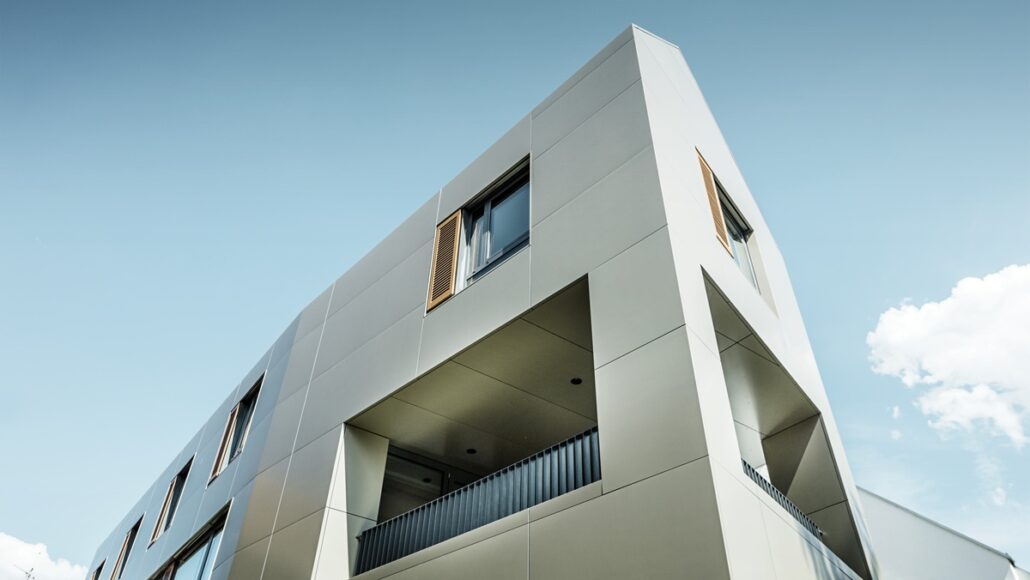 Fasádní systém PREFABOND v architektuře veřejných budov