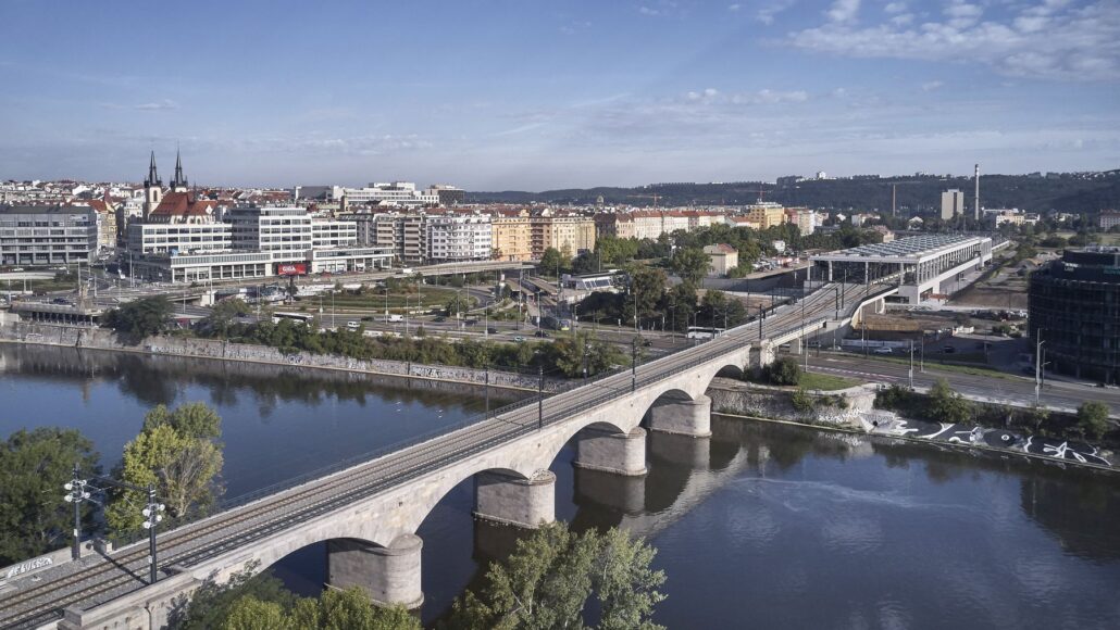 Nádraží Praha-Bubny, autoři Jakub Cigler Architekti, foto Filip Šlapal