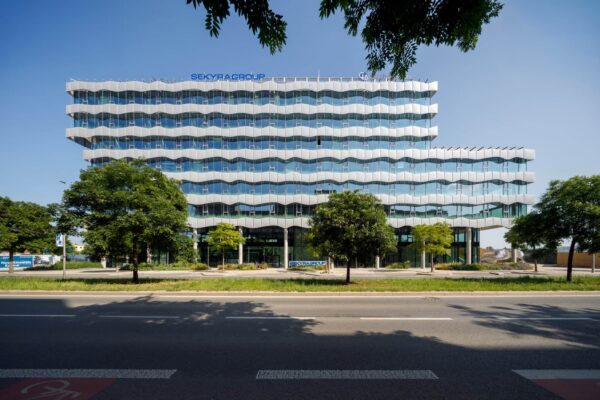 Administrativní budova Arché od Evy Jiřičné, autoři AI - design, foto zdroj Sekyra Group