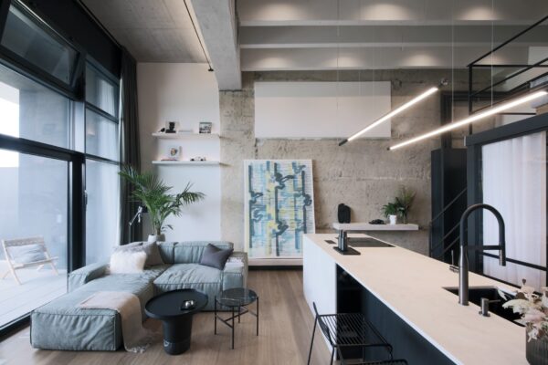 Loft s výhledem na Prahu, autorka Michaela Záhorovská, foto Robert Žákovič