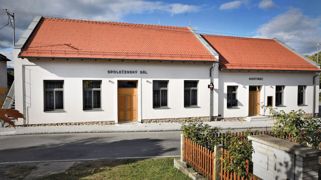 Cihla a příběhy: Proměna hostince na obecní dům