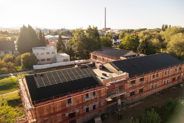 Místo pro důstojný život: Centrum BAZALKA roste s podporou wienerbergeru