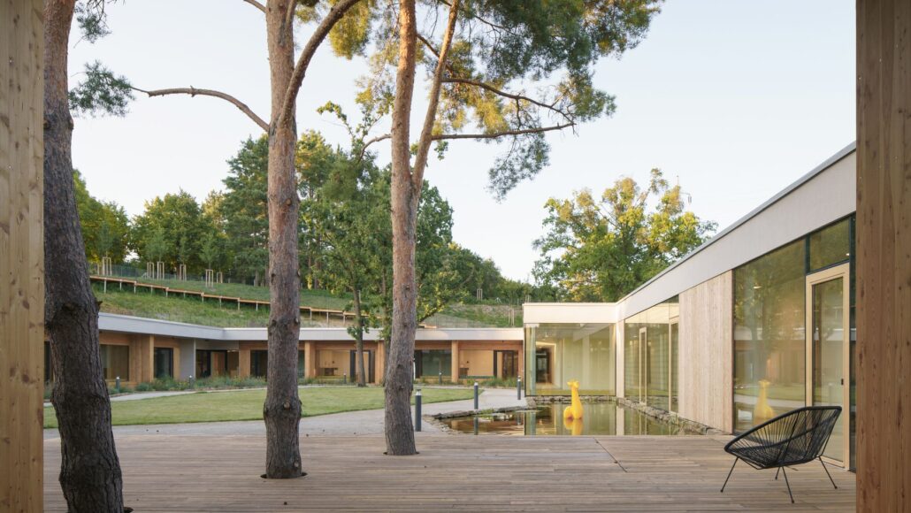 Dětský hospic v Brně, autoři ČTYŘSTĚN, foto Dětský hospic Dům pro Julii v Brně, autoři ČTYŘSTĚN, foto Alex Shoots Buildings