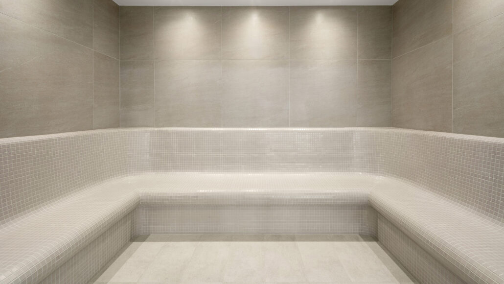 Svitavy mají nový bazén: moderní, hravý s wellness zážitky