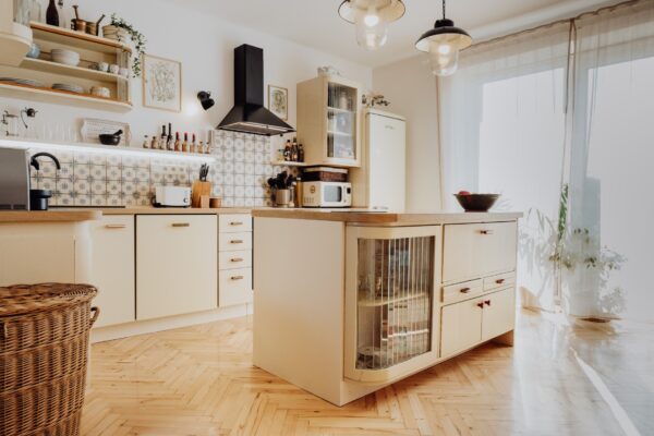 Interiér rodinného domu s keramickou dílnou, autorka Michaela Vašková, foto Karolína Holub