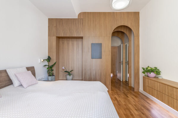 Interiér bytu v Karlíně, autoři momentura, foto Michal Rouha