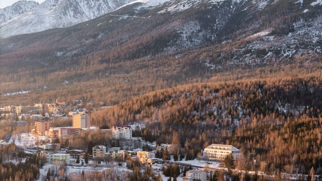 Apartmánový dům ve Vysokých Tatrách, autoři Atrium Architekti, foto Matej Hakár