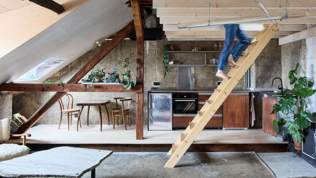 Rekonstrukce půdy, autoři TOTALBRUTAL + SVOBODOVA BLAHA ARCHITEKTI, foto Radek Úlehla