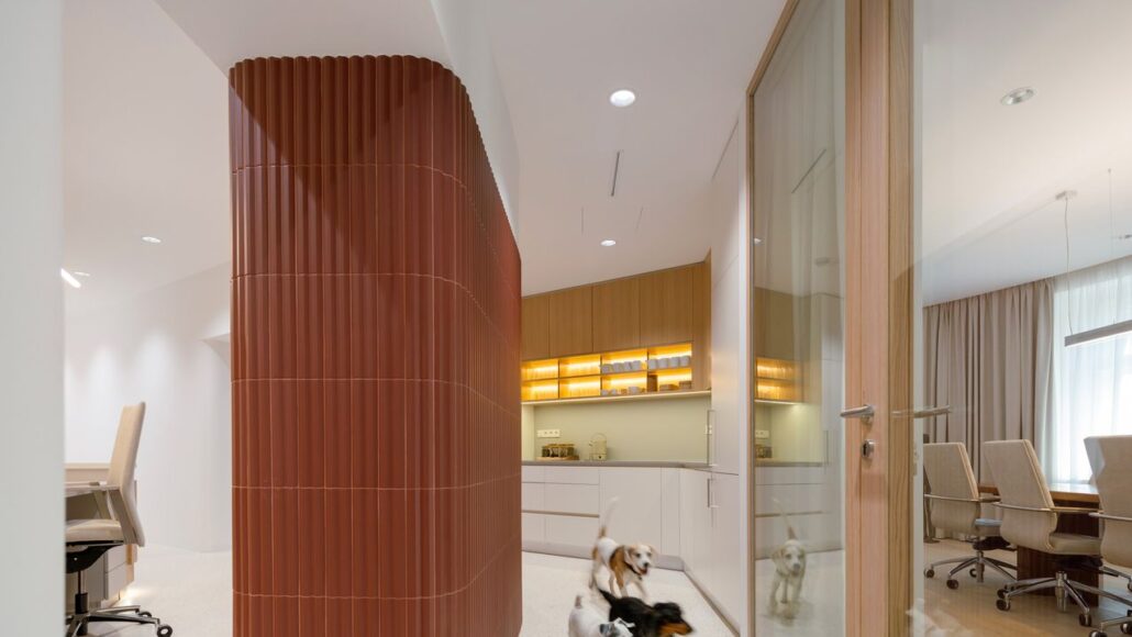 Kanceláře v Paláci Akropolis, autoři Marco Maio Architects, foto Alex Shoots Buildings