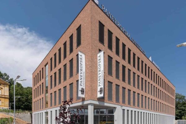 Nový kampus Panevropské univerzity v areálu bývalých vinařských závodů