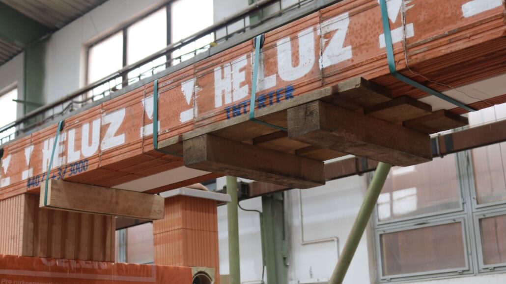 Sestavy nosných překladů HELUZ 23,8. Nový standard rychlé, přesné a efektivní výstavby