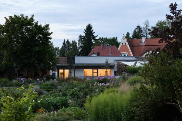 Krafferova zahrada v Jindřichově Hradci, autoři matěj šebek architekti a Ateliér Za Mák, foto Radek Šrettr Úlehla