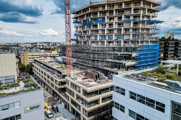 Multifunkční budova Hila v Praze, autoři Aulík Fišer architekti, foto Passerinvest Group