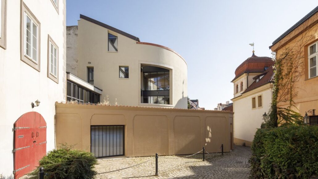 Novostavba bytového domu s galerií na Malé Straně