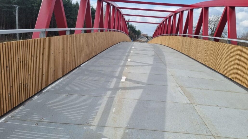 Modernizace lávky přes D2 – místo betonu je kompozit MEA