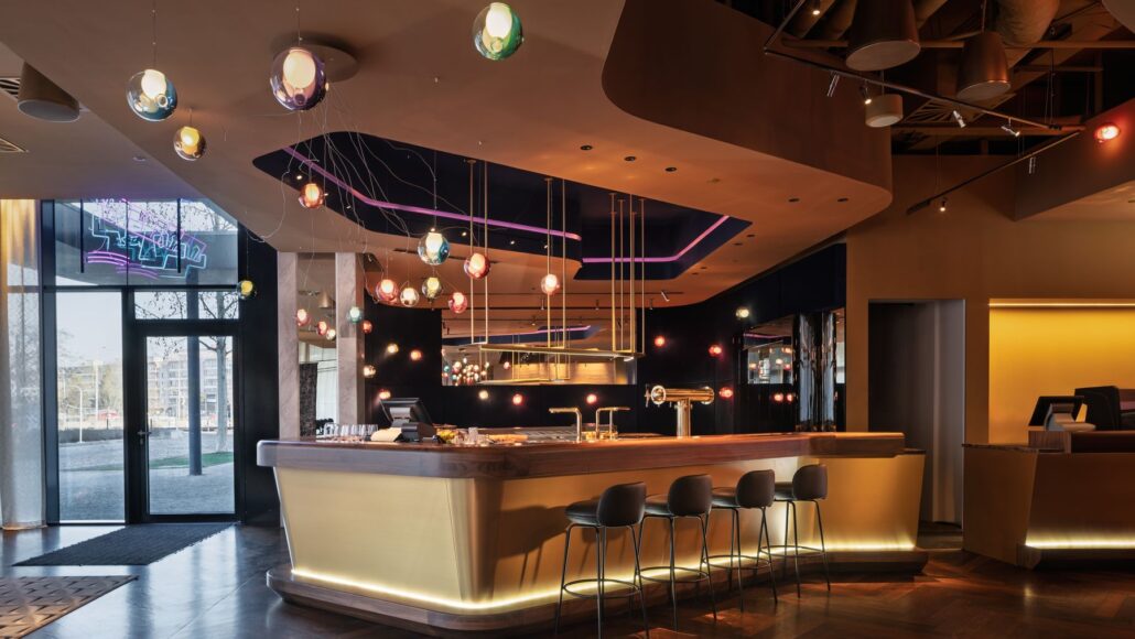 Jazzmin Bar & Dining v Brně, autoři studio acht, foto Tomáš Slavík