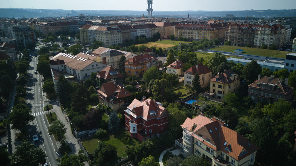 Rekonstrukce vily na Vinohradech, autoři Atelier Hajný, foto Radek Šrettr Úlehla