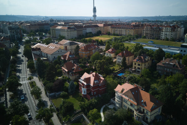 Rekonstrukce vily na Vinohradech, autoři Atelier Hajný, foto Radek Šrettr Úlehla