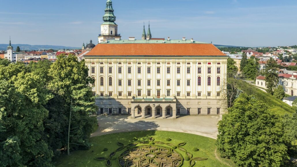 Památka UNESCO i komunitní sál dokazují, že moderní materiály nejsou jen pro novostavby