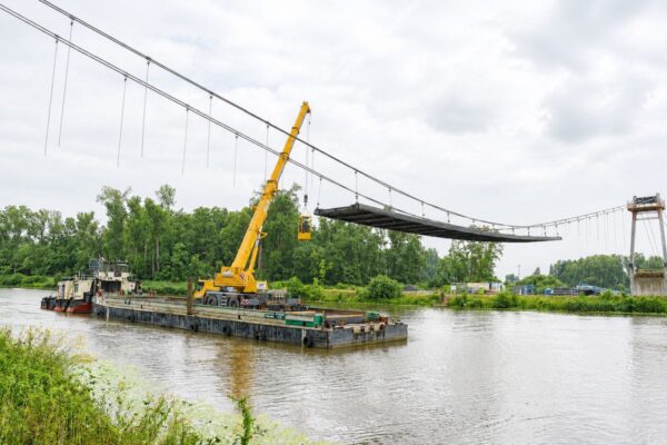 TOPCRETE® tvoří mostovku nové visuté lávky přes Labe