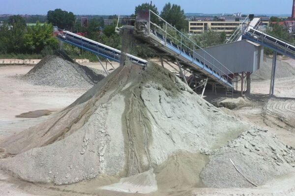 Vědci ČVUT a VŠCHT využívají bakterie ke zpevnění betonového prachu, foto ČVUT