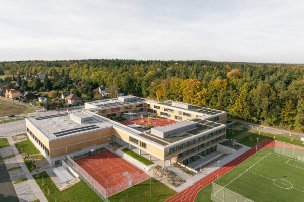 Základní škola v Louňovicích, Pelletier de Fontenay, SOA architekti, foto Alex Shoots Buildings