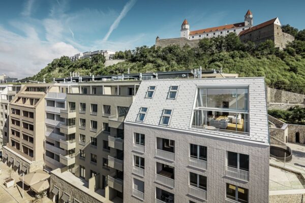Hliníkové šindele PREFA zdobí bratislavské podhradí