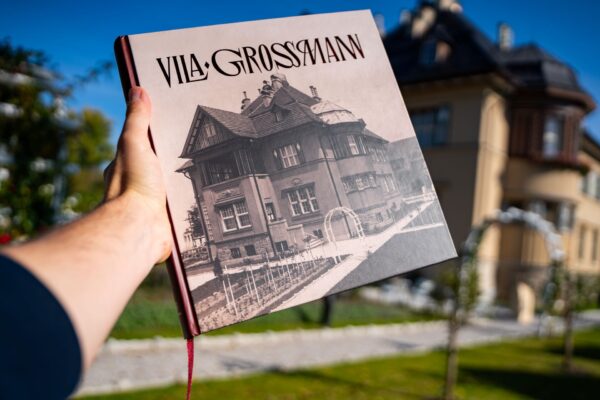Publikace Vila Grossmann věnovaná historii a obnově ostravské vily, foto Jan Vlček