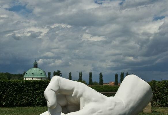 Sculpture Line