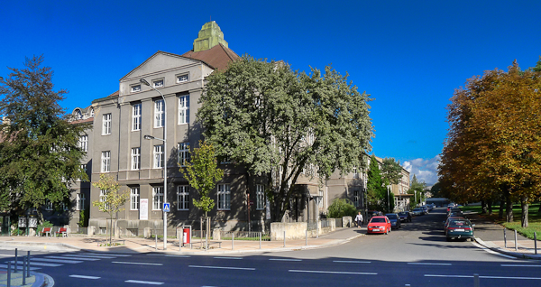 Podobu keramické školy v Karlových Varech určí architekti