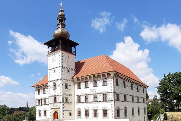 Generální oprava zámku ve Staré vsi nad Ondřejnicí finišuje