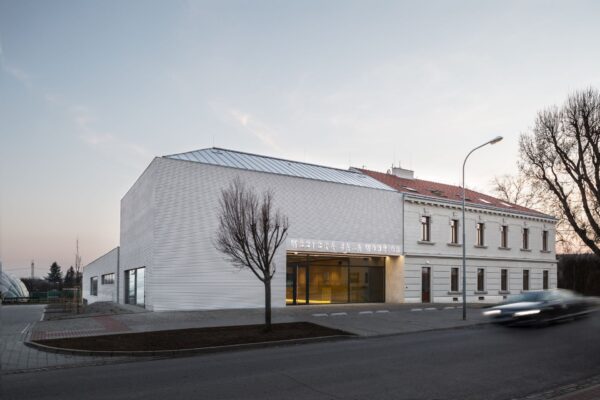 Národní cenu za architekturu získala Městská hala Modřice