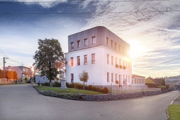 Škola v Oslavici